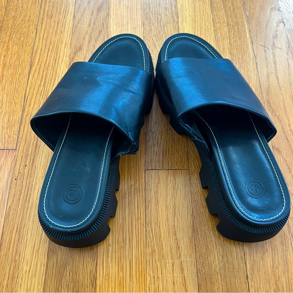 NWOT UO Roxy Chunky Slide, Sz 7 - Picture 4 of 6